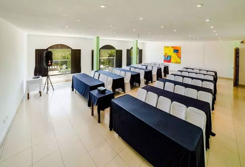 ホテル Uxmal Resort Maya