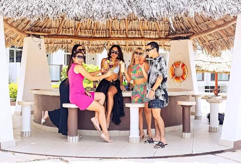 ホテル Uxmal Resort Maya