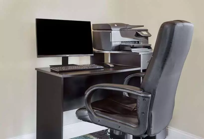 فندق على الطريق Days Inn By Wyndham Albany Suny