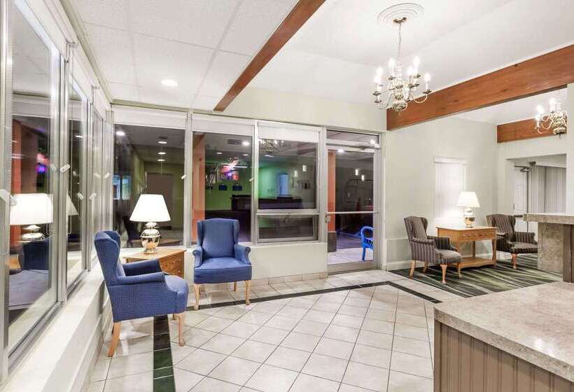 Мотель Days Inn By Wyndham Albany Suny