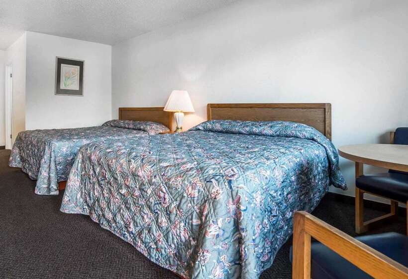 모텔 Rodeway Inn & Suites