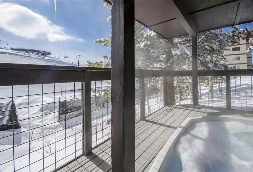 Storm Meadows East Slopeside Se064