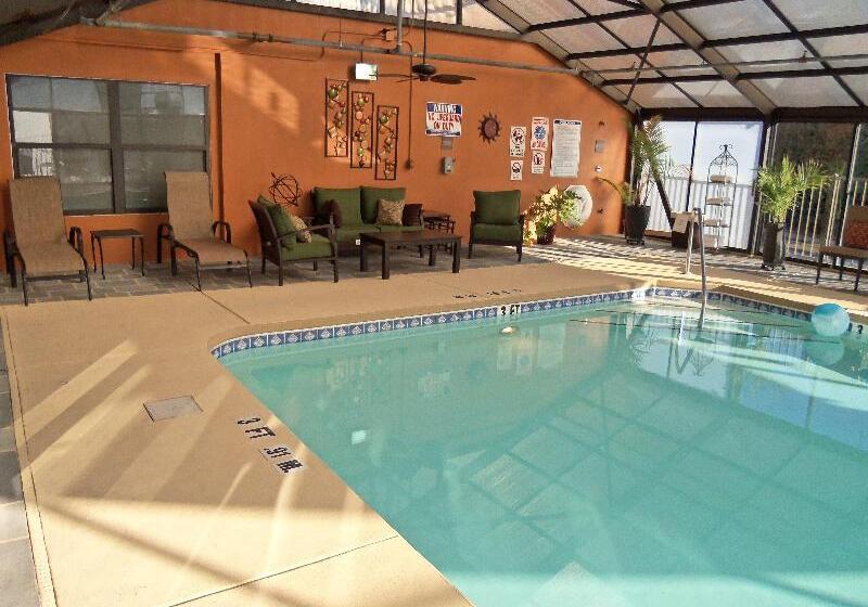 Holiday Inn Express Hotel & Suites Sanford, An Ihg