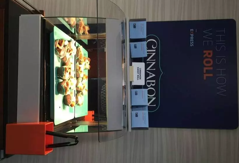 Holiday Inn Express Hotel & Suites Sanford, An Ihg