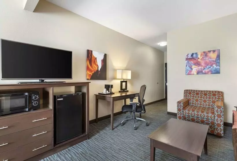 בית מלון כפרי Best Western Plus Longhorn Inn & Suites