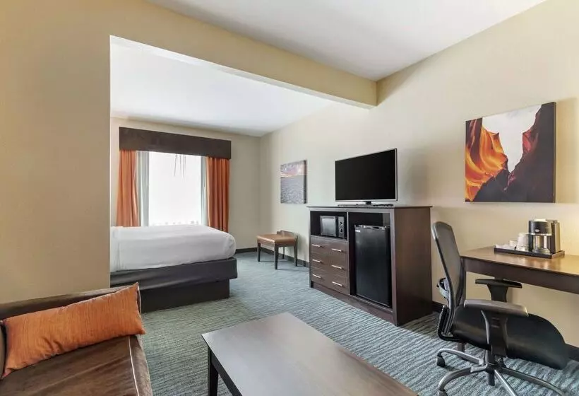 בית מלון כפרי Best Western Plus Longhorn Inn & Suites