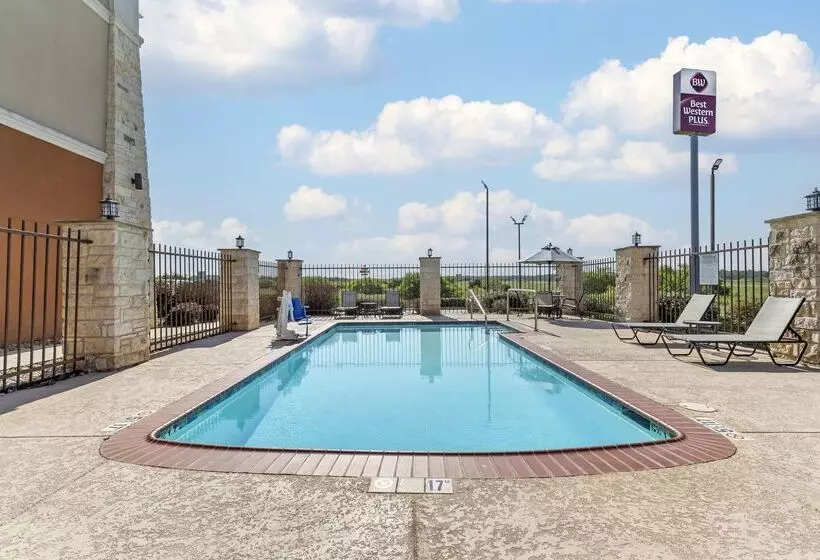 בית מלון כפרי Best Western Plus Longhorn Inn & Suites