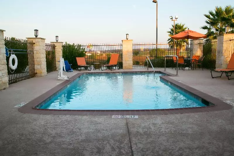 בית מלון כפרי Best Western Plus Longhorn Inn & Suites