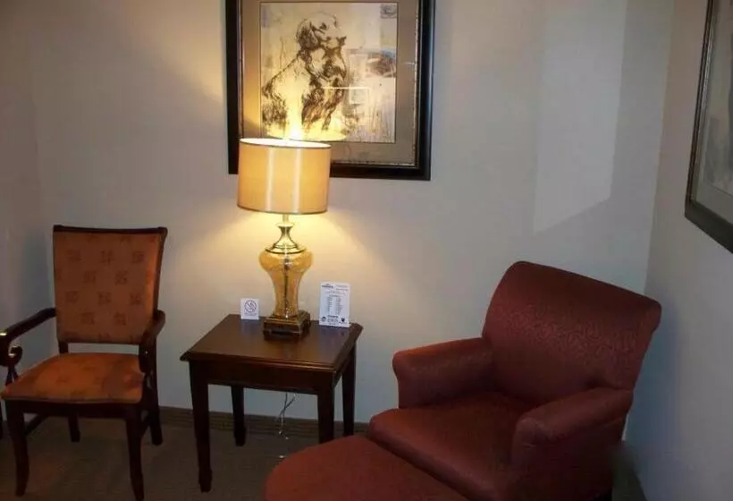 Big Country Hotel & Suites