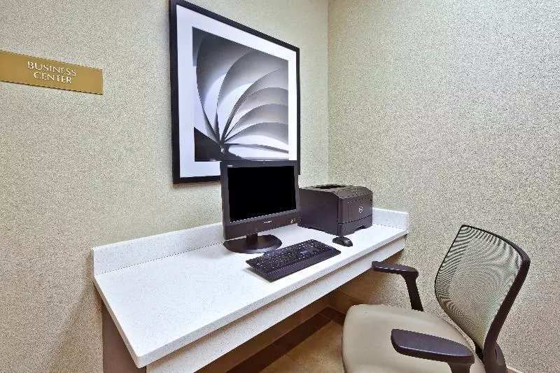 酒店 Candlewood Suites Indianapolis Airport, An Ihg