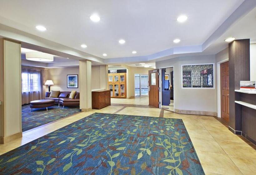 ホテル Candlewood Suites Indianapolis Airport, An Ihg