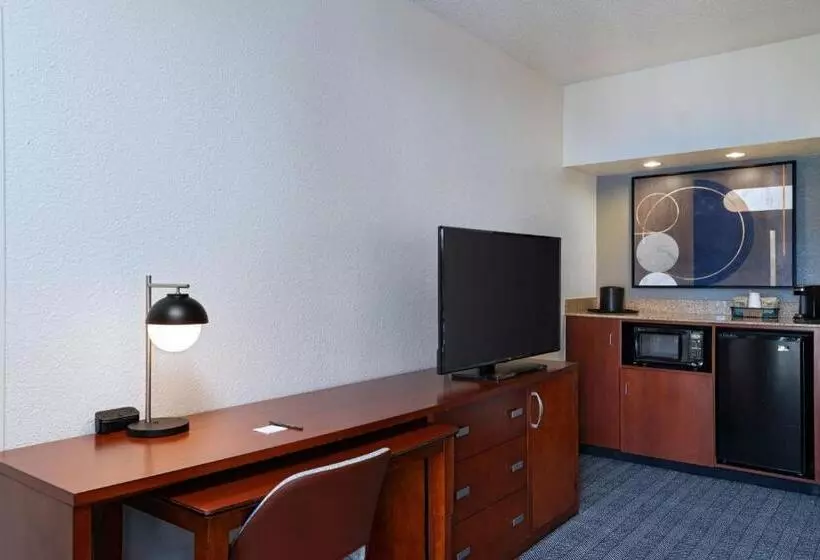 هتل Courtyard Fort Worth University Drive