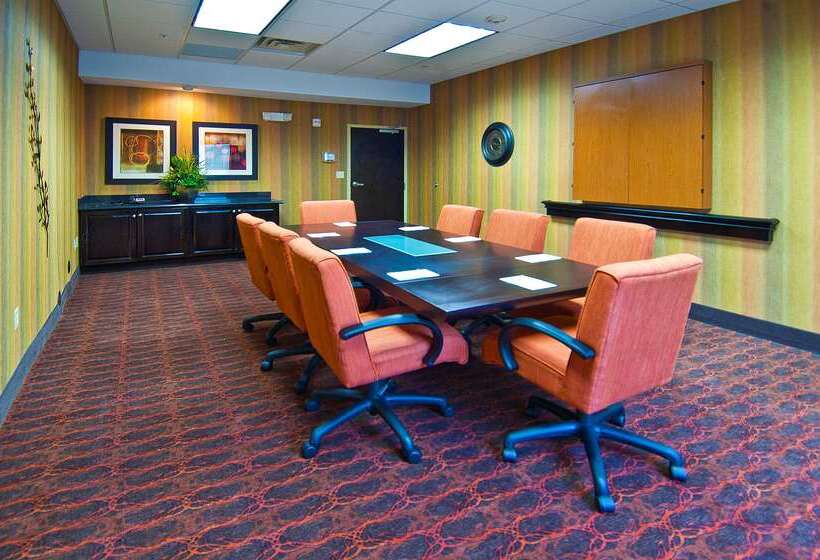 בית מלון כפרי Hampton Inn & Suites Elk City