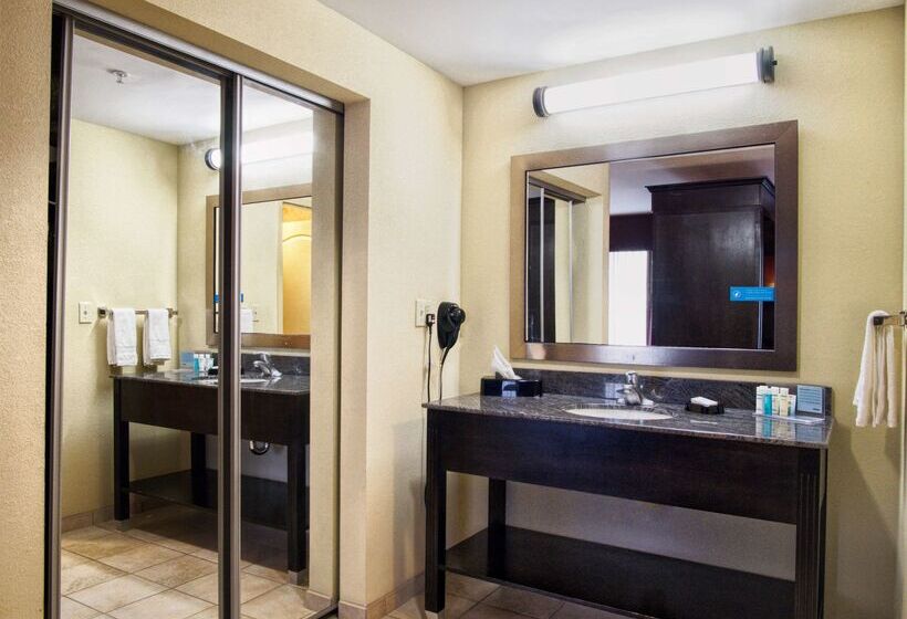 בית מלון כפרי Hampton Inn & Suites Elk City