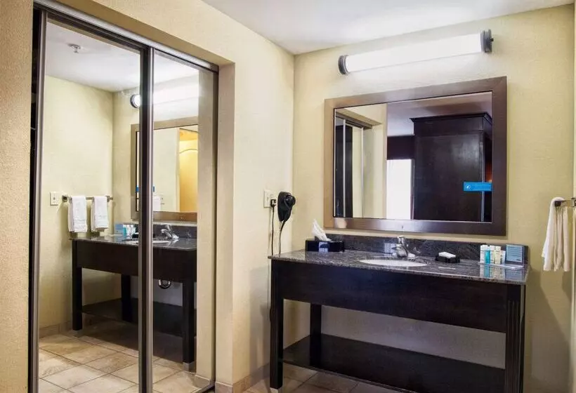 فندق Hampton Inn & Suites Elk City