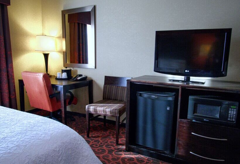 בית מלון כפרי Hampton Inn & Suites Elk City