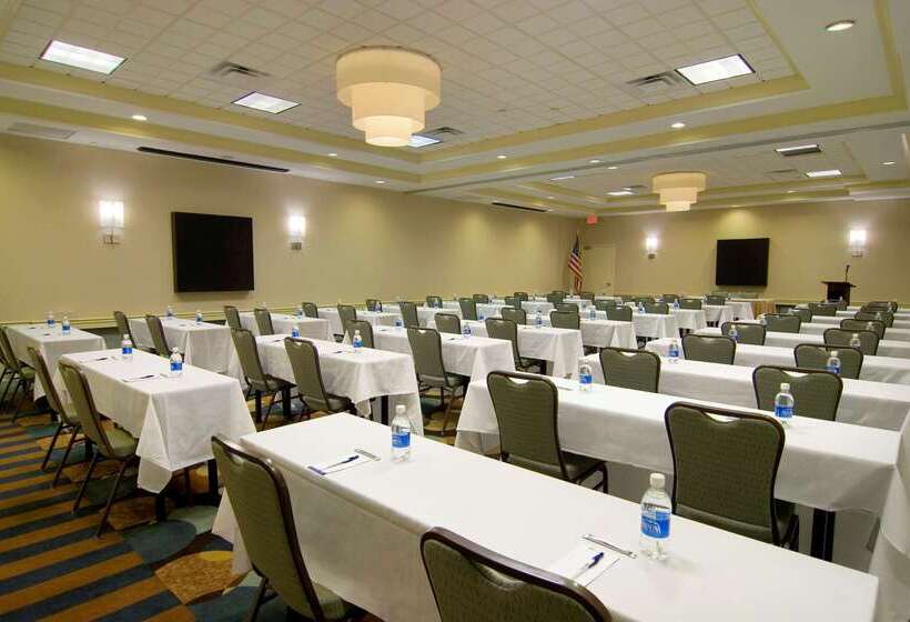 Отель Hilton Garden Inn Waldorf