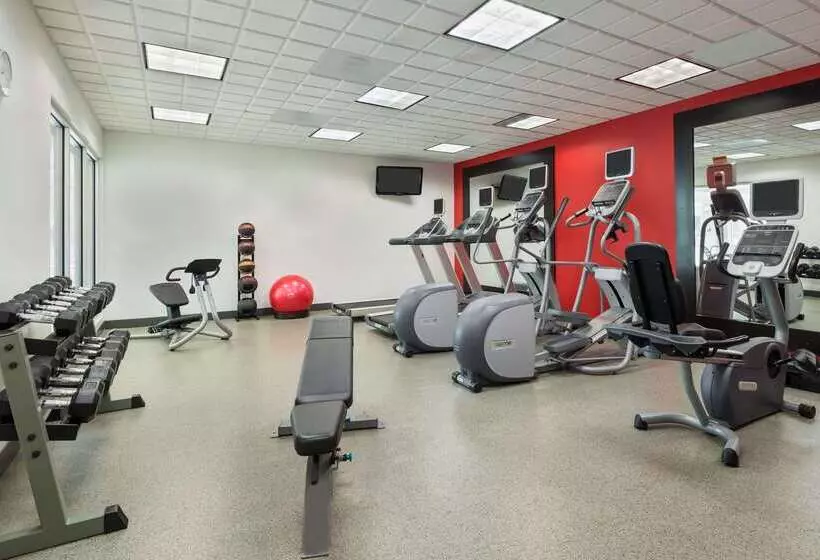 호텔 Hilton Garden Inn Waldorf