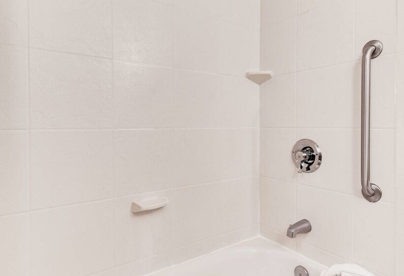 Отель Hilton Garden Inn Waldorf