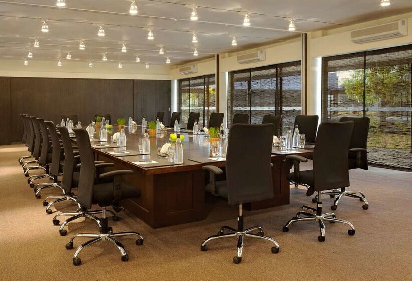 هتل Hilton Shillim Estate Retreat & Spa