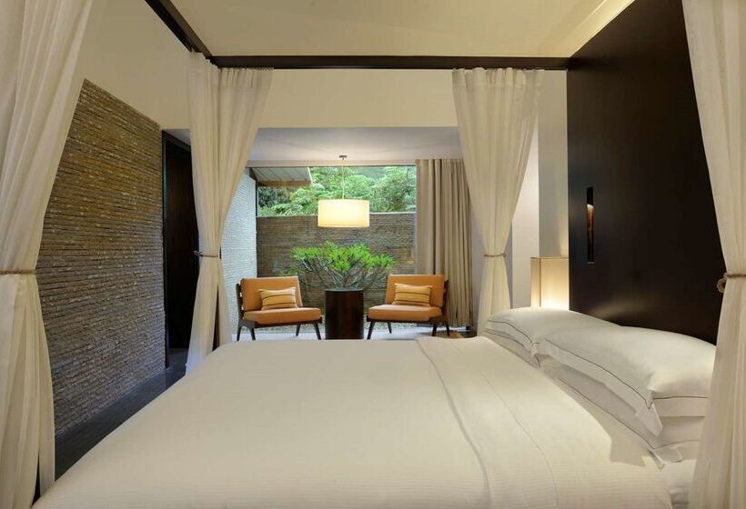 هتل Hilton Shillim Estate Retreat & Spa