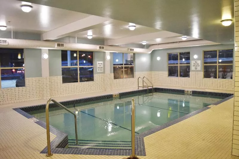 Hotel Holiday Inn Express Golden Kicking Horse, An Ihg