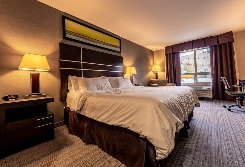 هتل Holiday Inn Express Golden Kicking Horse, An Ihg