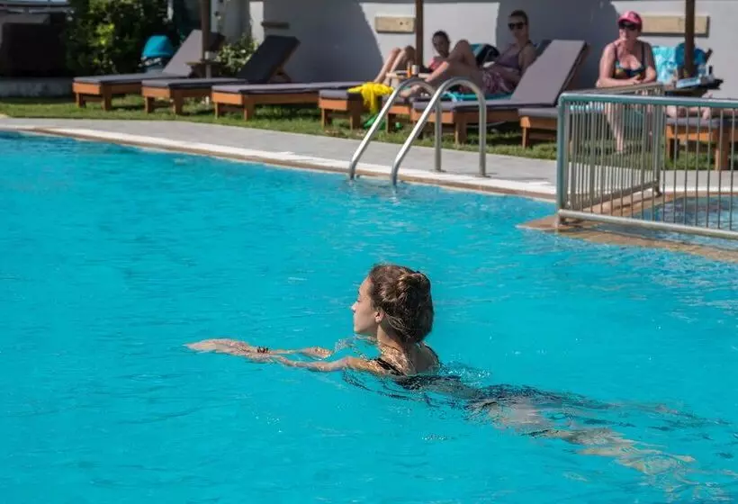 בית מלון כפרי The Wave