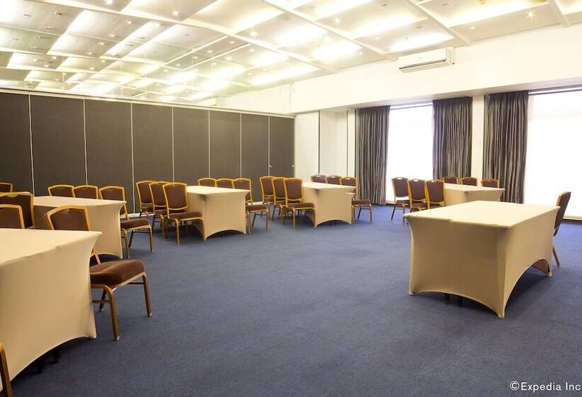 Microtel By Wyndham Mall Of Asia