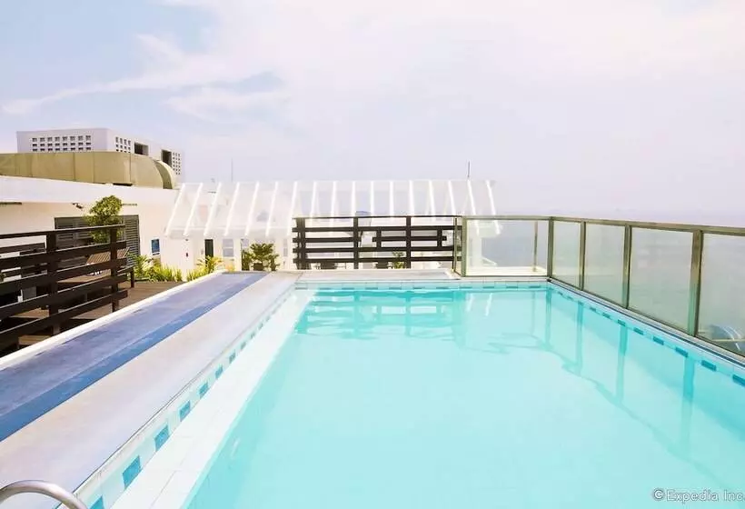 Microtel By Wyndham Mall Of Asia