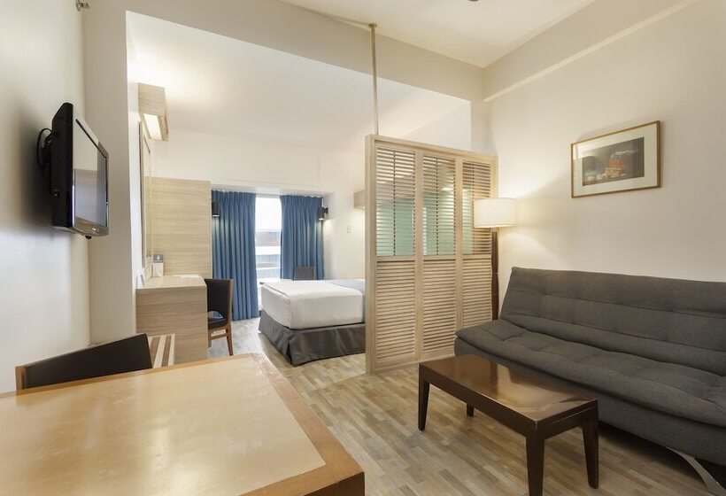 Microtel By Wyndham Mall Of Asia