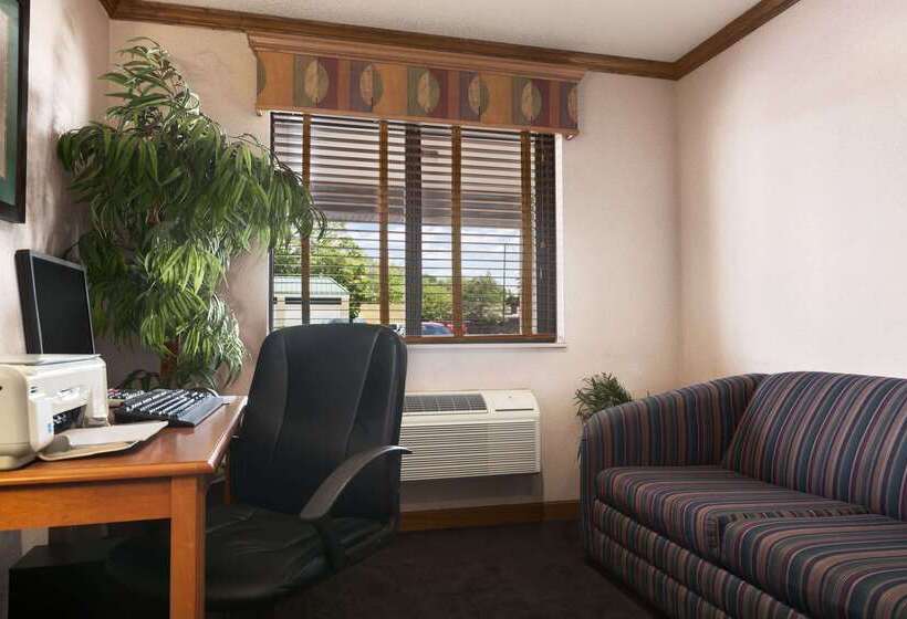 모텔 Super 8 By Wyndham Peoria