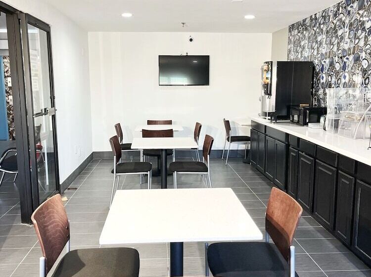 모텔 Super 8 By Wyndham Peoria