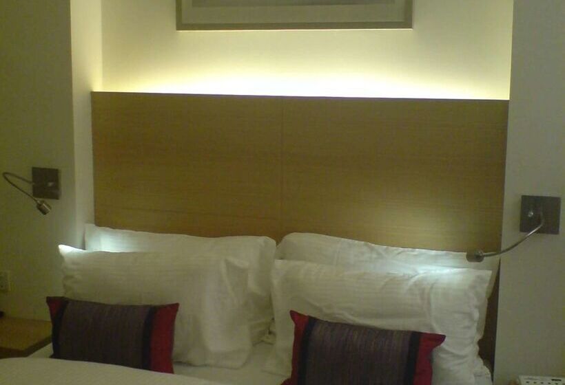 إقامة Residency Sarovar Portico