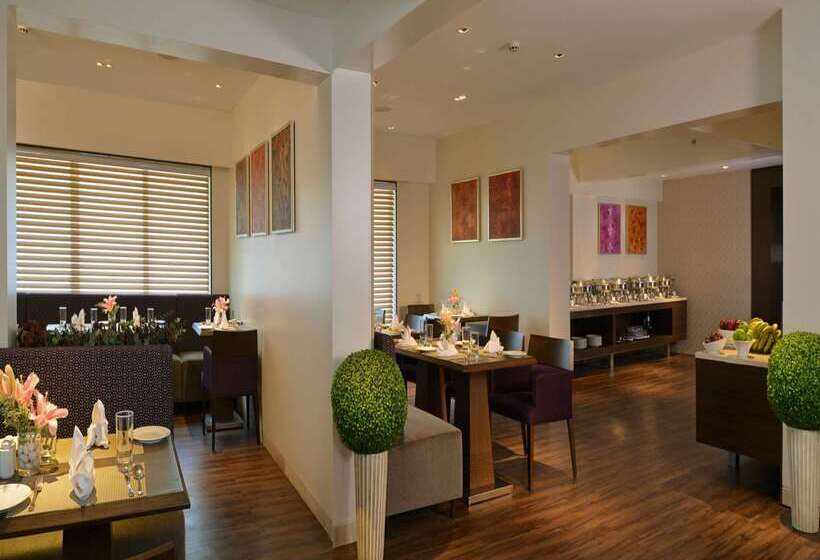 إقامة Residency Sarovar Portico