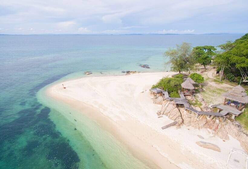 استراحتگاه Koh Munnork Private Island
