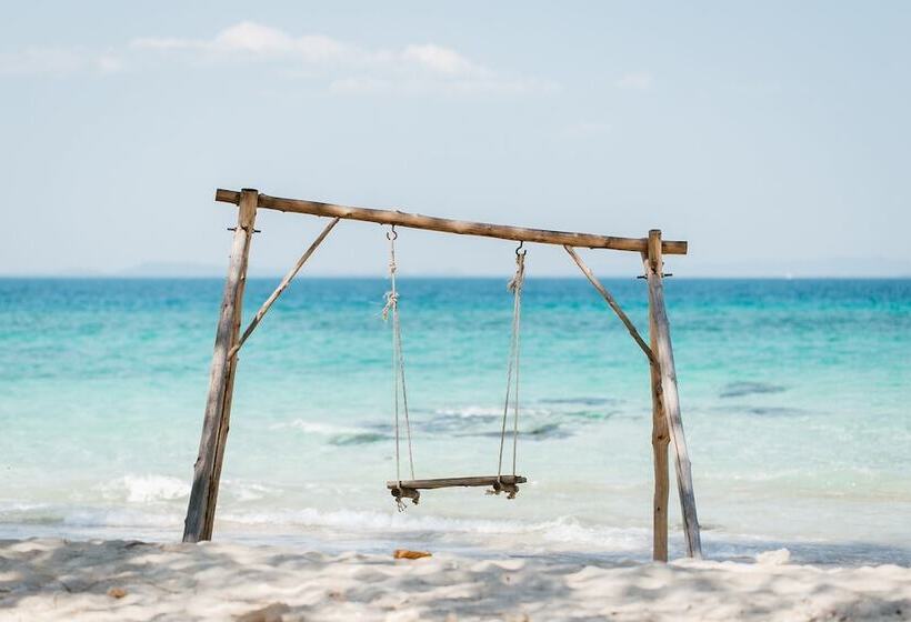 استراحتگاه Koh Munnork Private Island