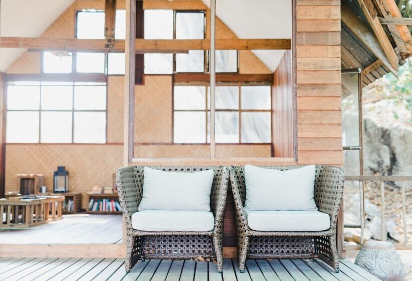 استراحتگاه Koh Munnork Private Island