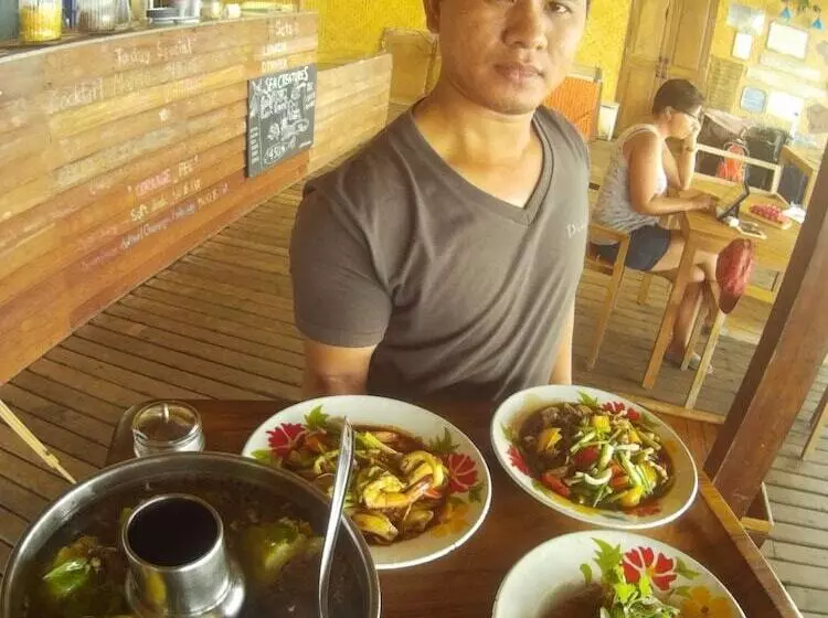 리조트 Koh Munnork Private Island