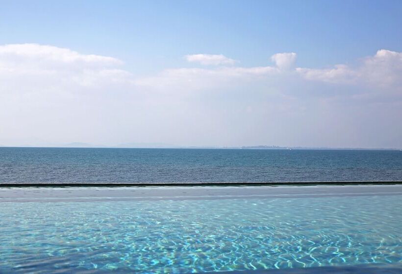 استراحتگاه Koh Munnork Private Island