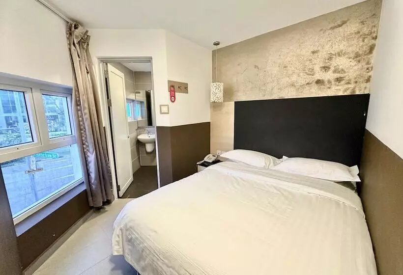 The Snooze Hotel At Bugis