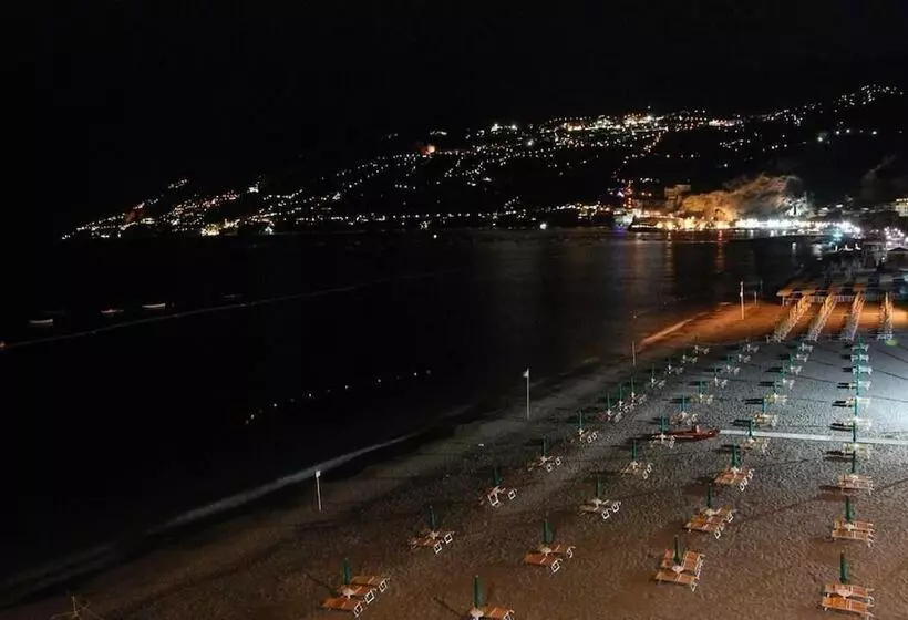 تختخواب و صبحانه Villamena