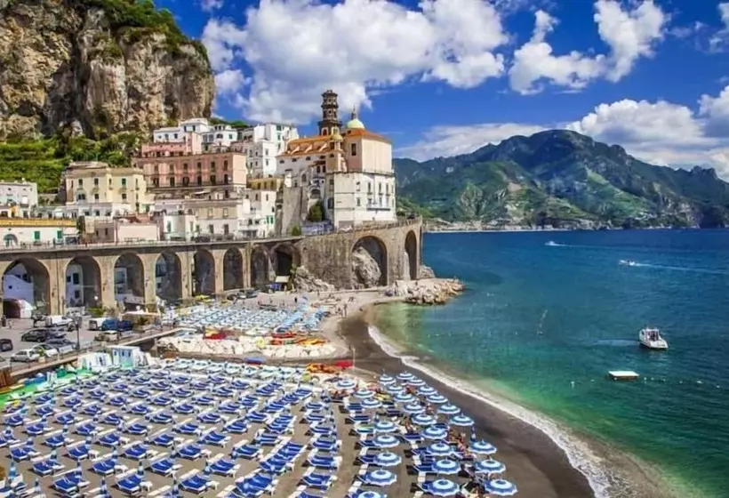 تختخواب و صبحانه Villamena