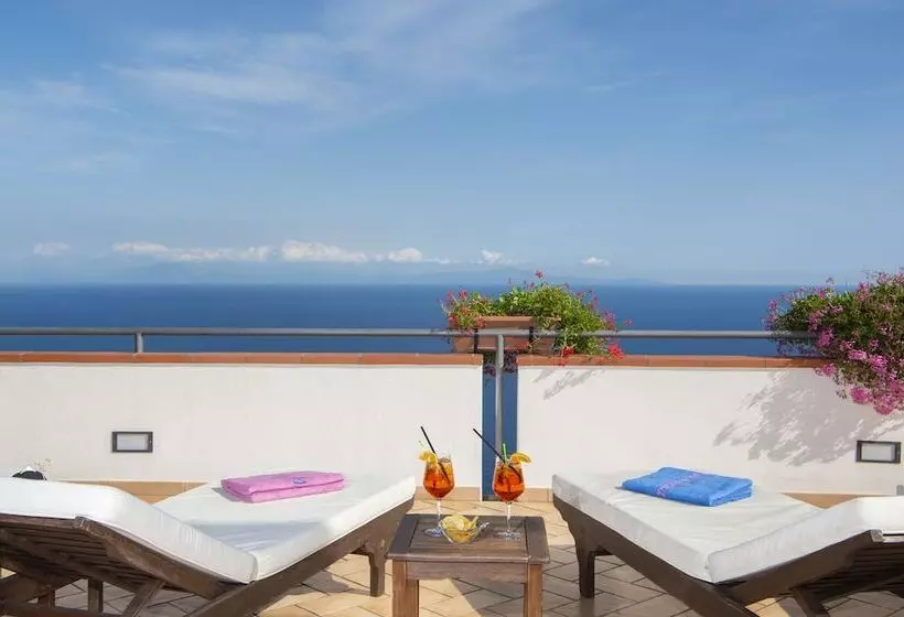 تختخواب و صبحانه Villamena