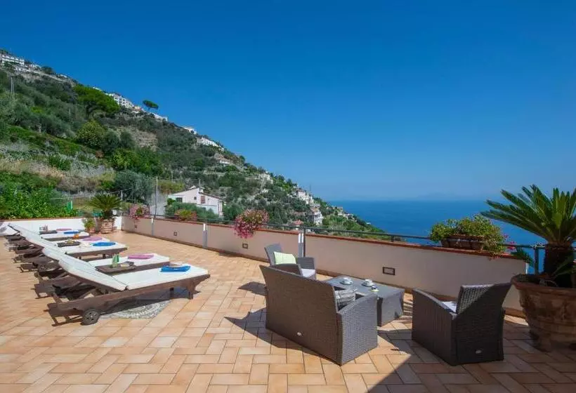 تختخواب و صبحانه Villamena