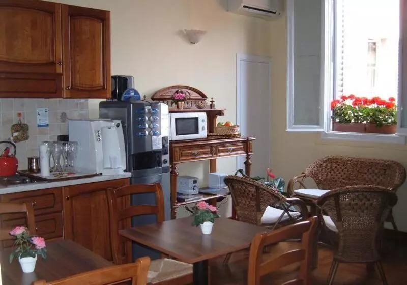 تختخواب و صبحانه Residenza Della Signoria