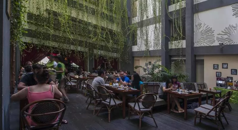 Grandmas Plus Hotel Legian