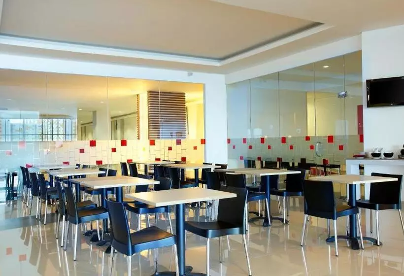 Amaris Hotel Seasons City