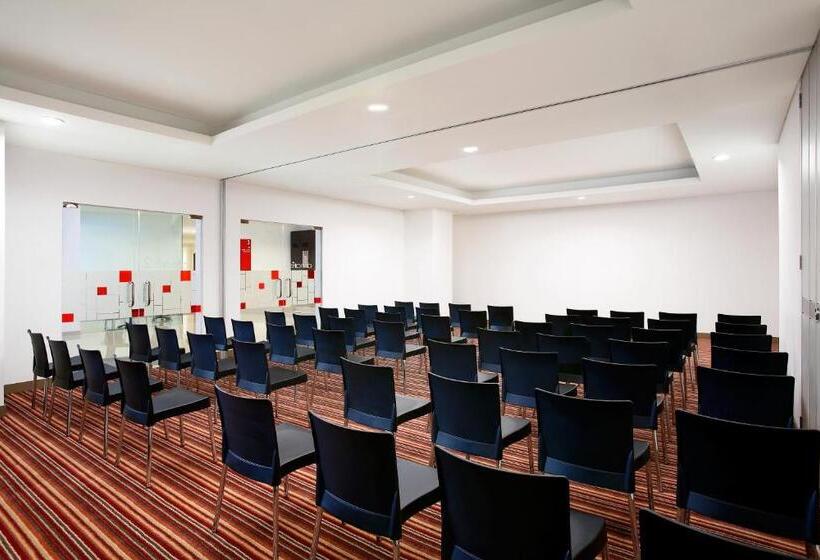 Amaris Hotel Seasons City