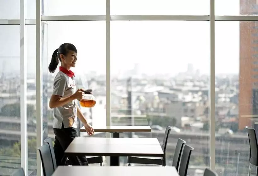 Amaris Hotel Seasons City